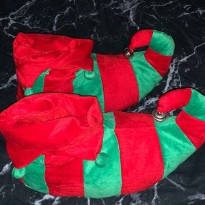 Elf slippers with jingle bells